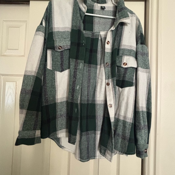 Shacket - Picture 2 of 3